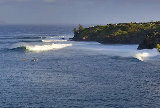 冬場はサーフィン