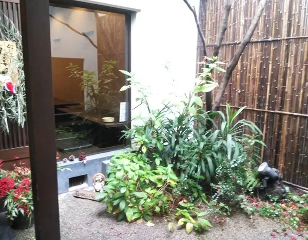 坪庭あります