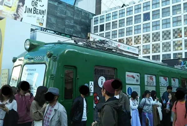青ガエル観光案内所(東急旧5000系電車)