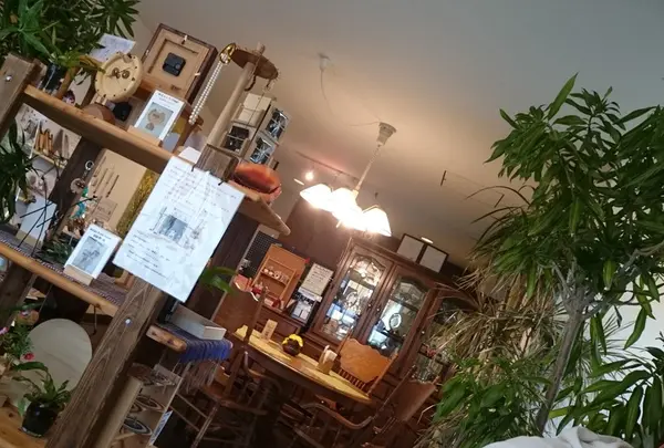 正面は大テーブル