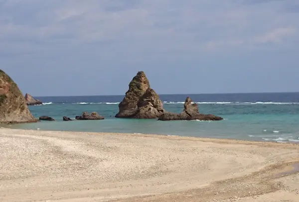 カフェ向かいの海