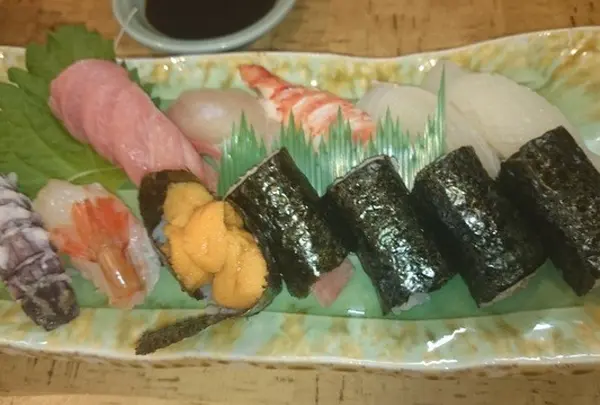 じろきん