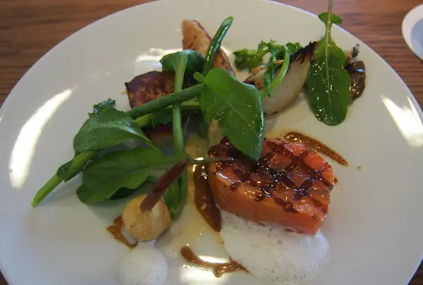 和島トゥー・ル・モンド１００年の時をこえて