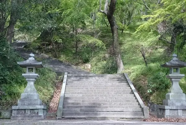 菊池神社第二鳥居をくぐって
