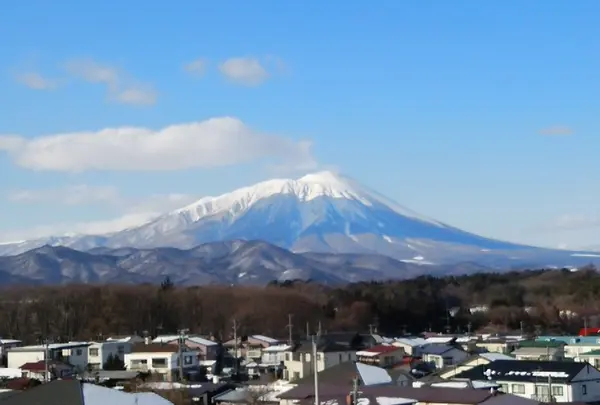 屋上の駐車場から、岩手山がくっきり