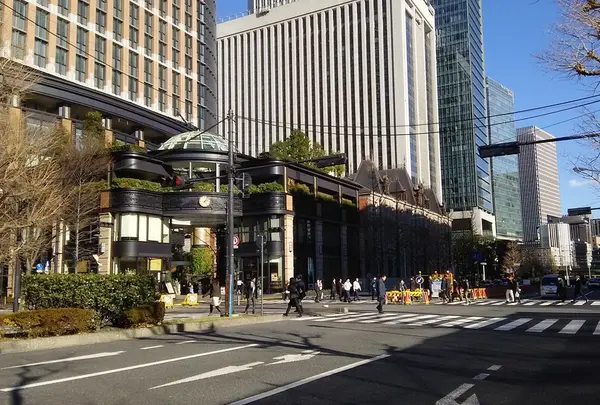 丸の内ブリックスクエア (Marunouchi BRICK SQUARE)
