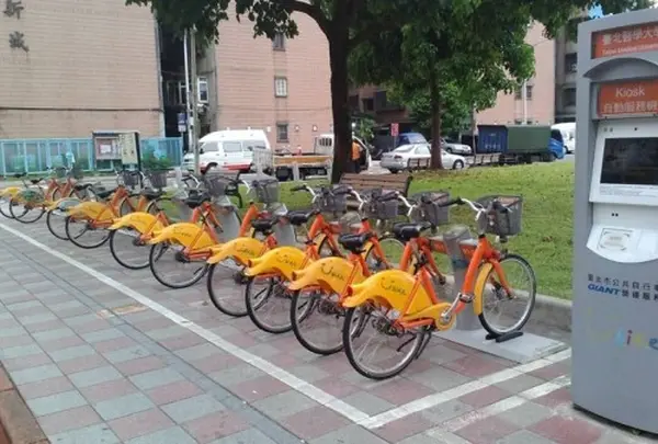 YouBike 龍門廣場