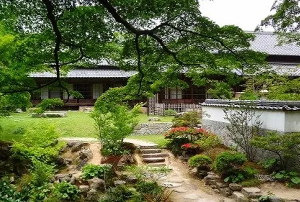 長府毛利邸