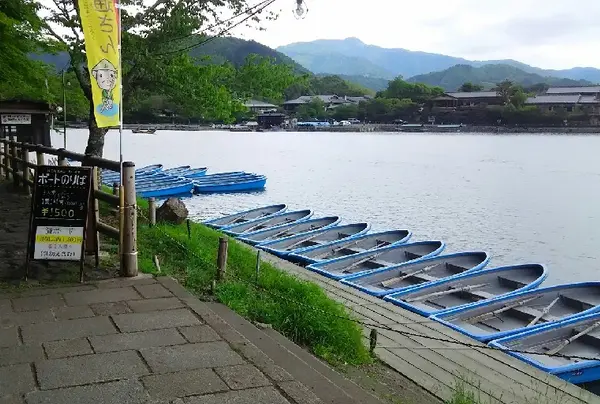 ボートから嵐山を見てみては？