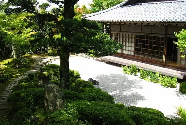 芭蕉、蕪村ゆかりの寺院「金福寺（こんぷくじ）」