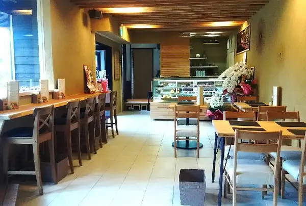 温かみのある店内