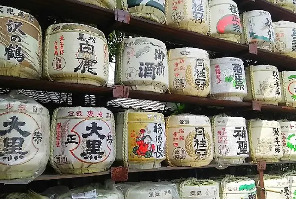 酒樽…並ぶ姿はなかなかアートです