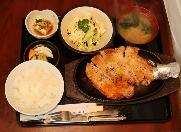 鶏モモ焼き定食