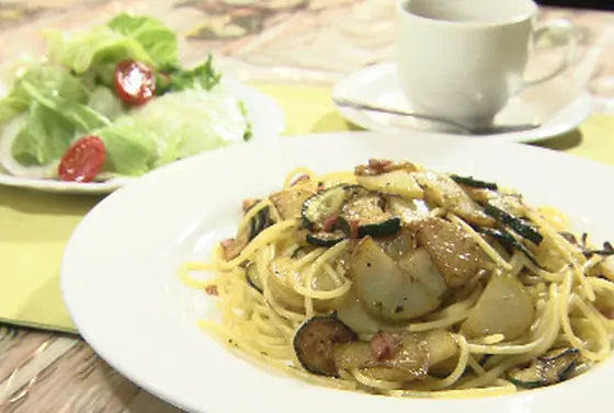 じゃがいもとズッキーニのスパゲッティ