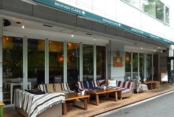 ボンダイカフェヨヨギビーチパーク （BONDI CAFE YOYOGI BEACH PARK）