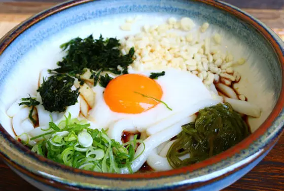 観光客向けなので