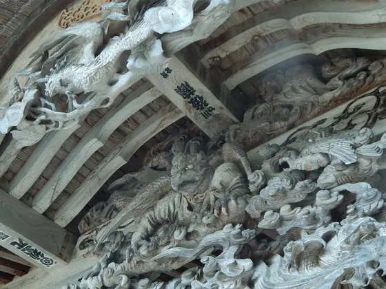 向拝の彫刻