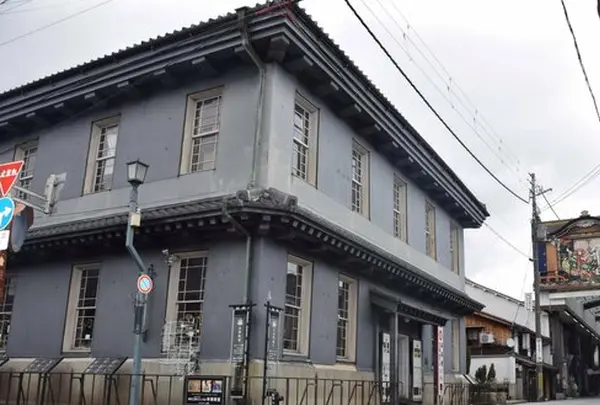 黒壁ガラス館