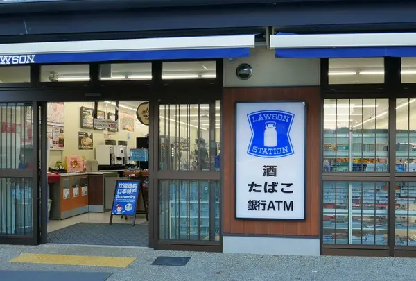 全く目立たないコンビニ