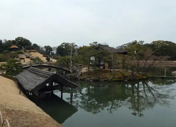 唯心山と沢の池