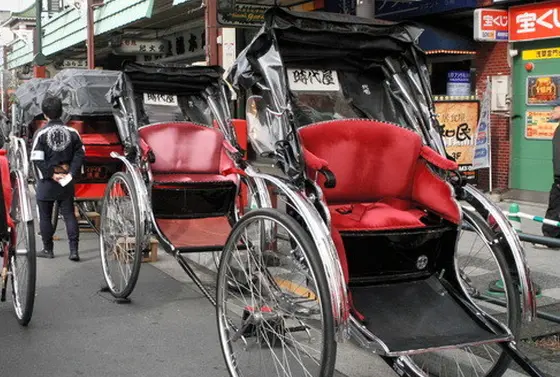 浅草といえば人力車ですが…定着したのは実はつい最近です