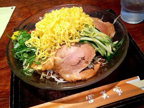 夏季限定の「焼豚冷麺」
