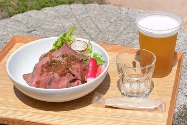 オリーブ牛のローストビーフ丼