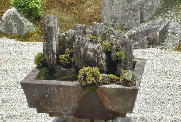 「遺愛石」