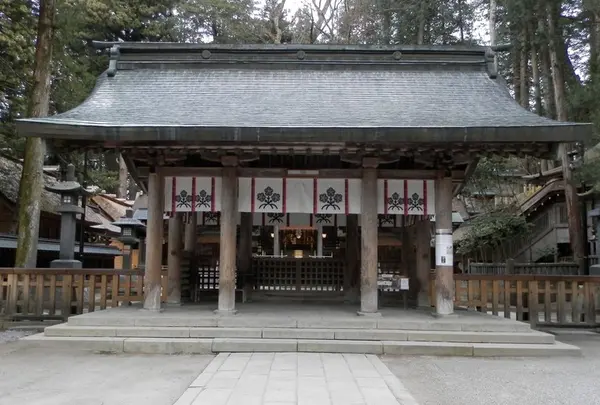 諏訪大社上社本宮