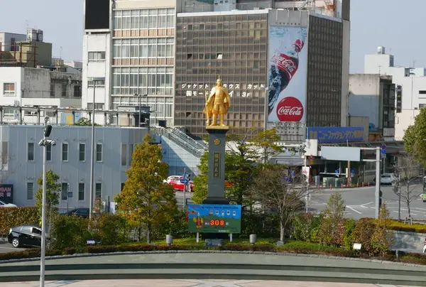 キンキンの信長様像