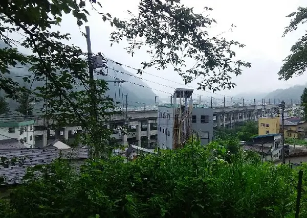 下を行くのは上越新幹線