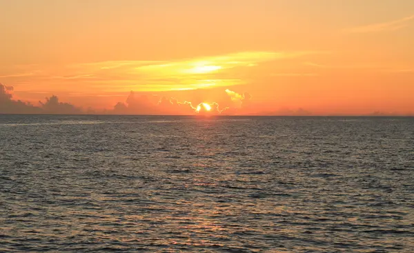 夕陽が消える瞬間まで見れる