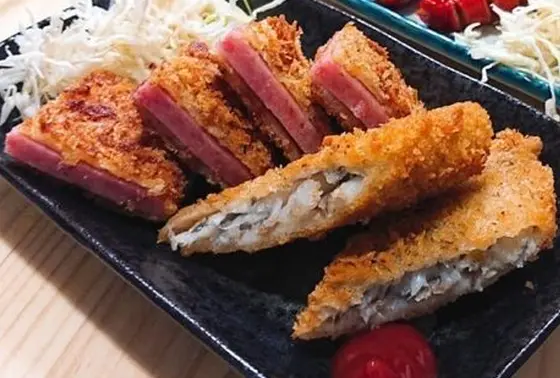 厚切りハムカツ 300円 ・ 白身フライ 200円
