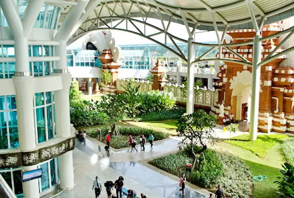 デンパサール空港