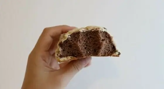 チョコチップメロンパンの中