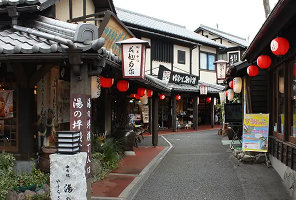 湯の坪街道