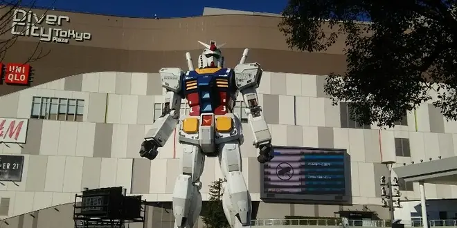 豊洲市場でええもん買うてガンダムと出会う