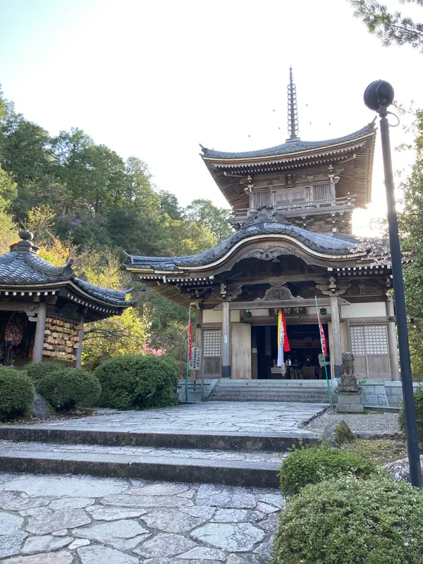 不動堂と六角堂