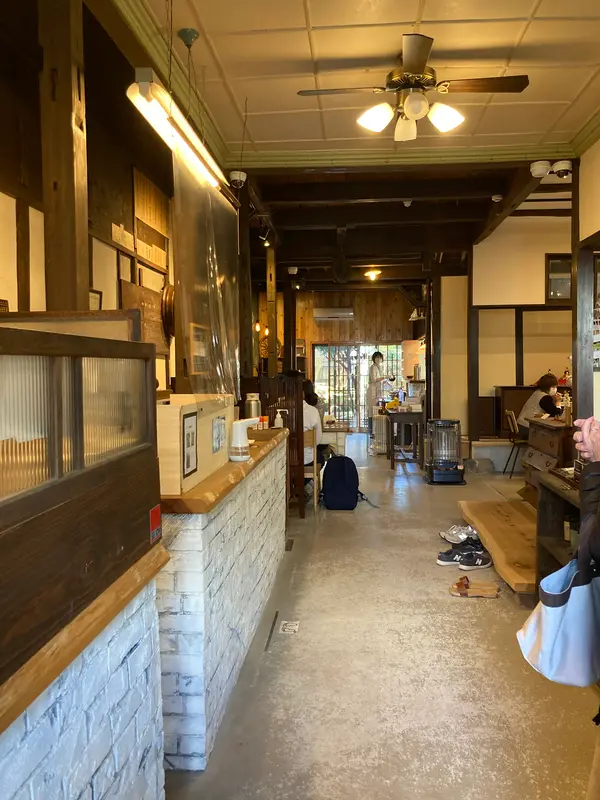 大正ロマンの香り漂うクラシカルな店内