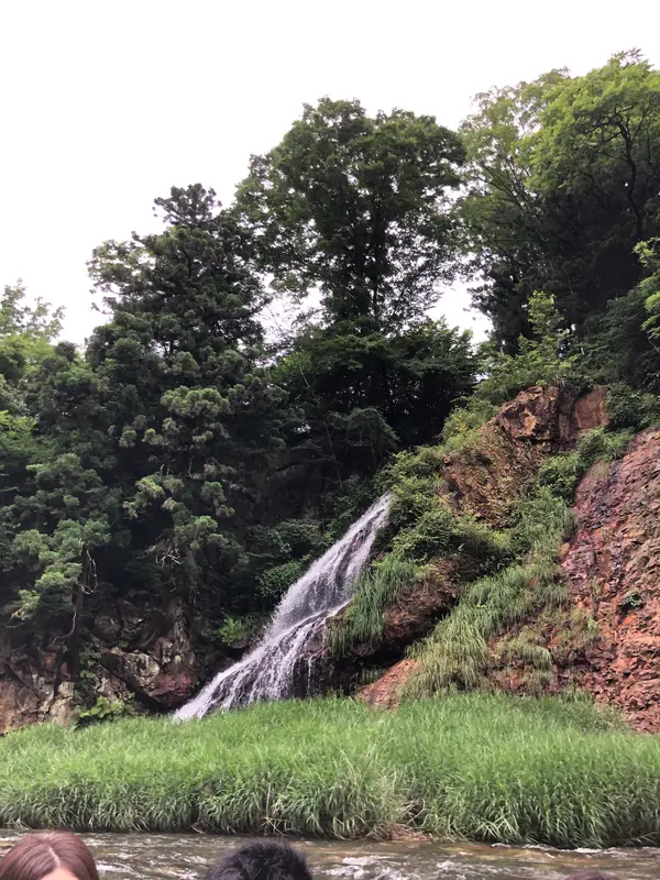渓谷からの風景　滝
