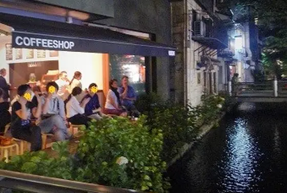 高瀬川沿いの席が気持ちいい