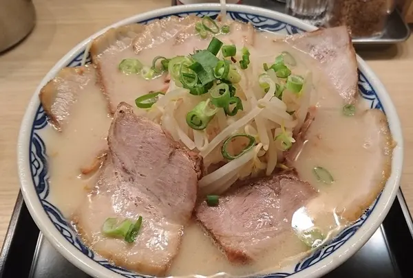 由丸 八重洲仲通り店 博多らーめん