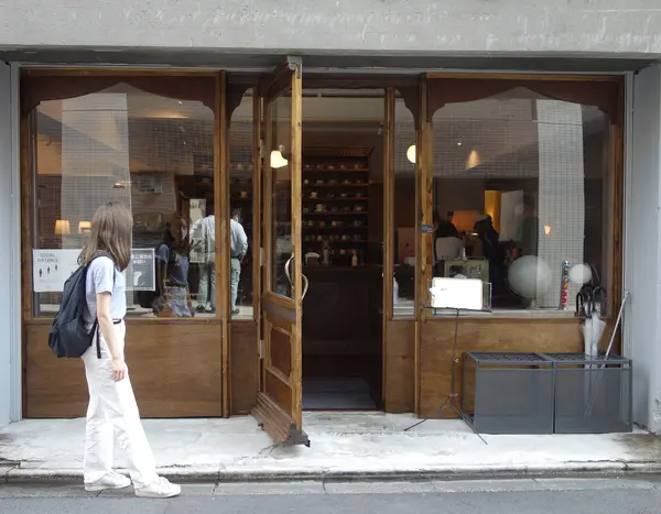 蔵前で異彩を放っていたお店の外観