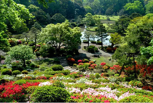 六義園