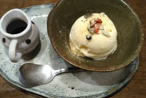 デザートにも味噌を使ってます