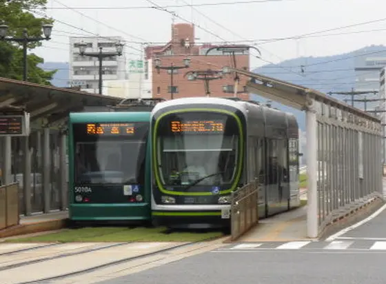 超低床電車ＬＲＴ