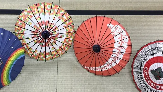 【伝統の町で伝統体験】職人の工房で体験するミニ和傘制作