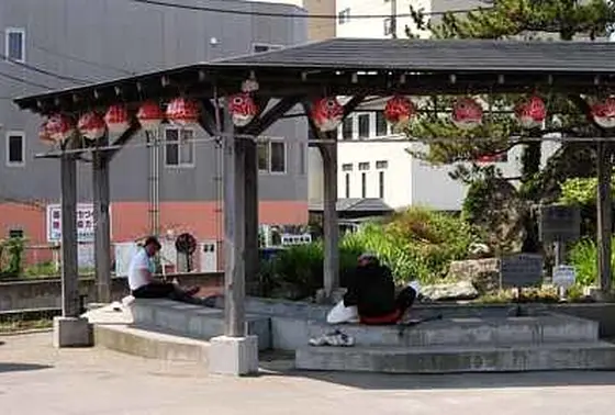 駅前温泉足湯