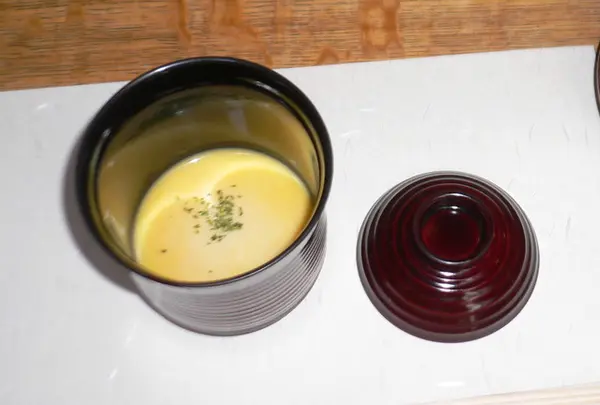 まず、冷たいスープ